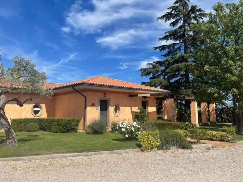 La Posta Di Bacco Apartman Gualdo Cattaneo Kültér fotó