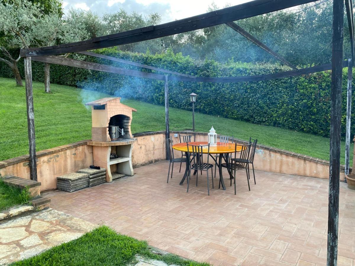 La Posta Di Bacco Apartman Gualdo Cattaneo Kültér fotó